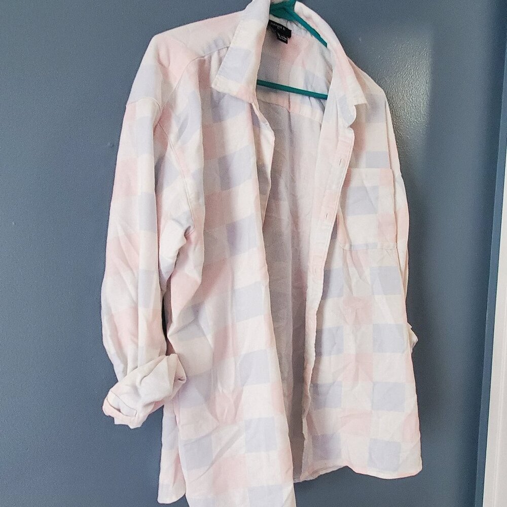 Forever 21 Mens size L baby blue and baby pink long sleeve button down shirt